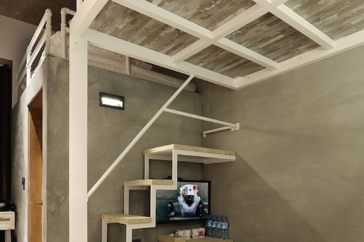Room 12 of 41