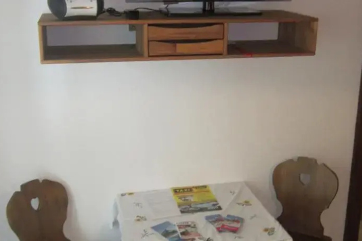 Room 2 of 13