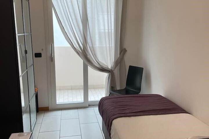 Room 10 of 31