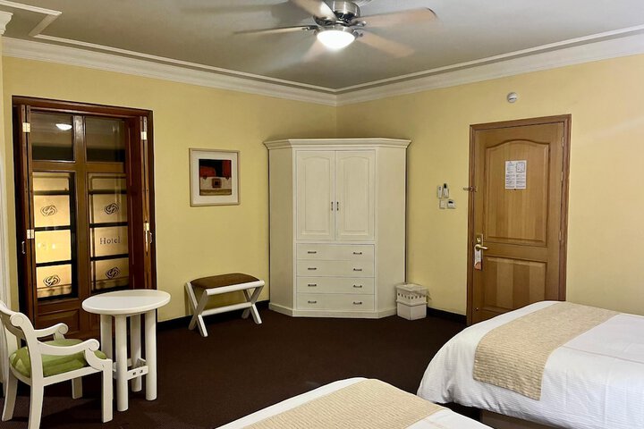 Room 34 of 82