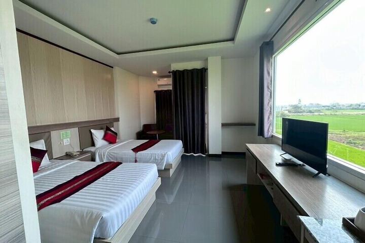 Room 12 of 30