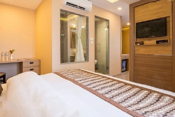 Room 5 of 36
