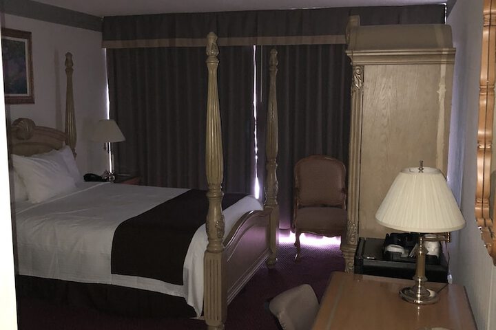 Room 8 of 53