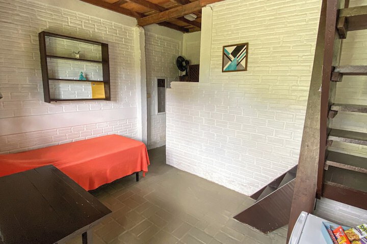 Room 6 of 48