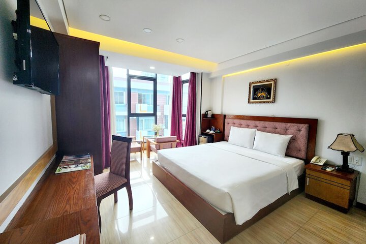 Room 8 of 117