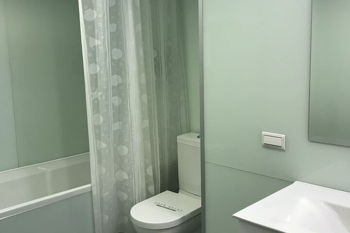 Room 32 of 40
