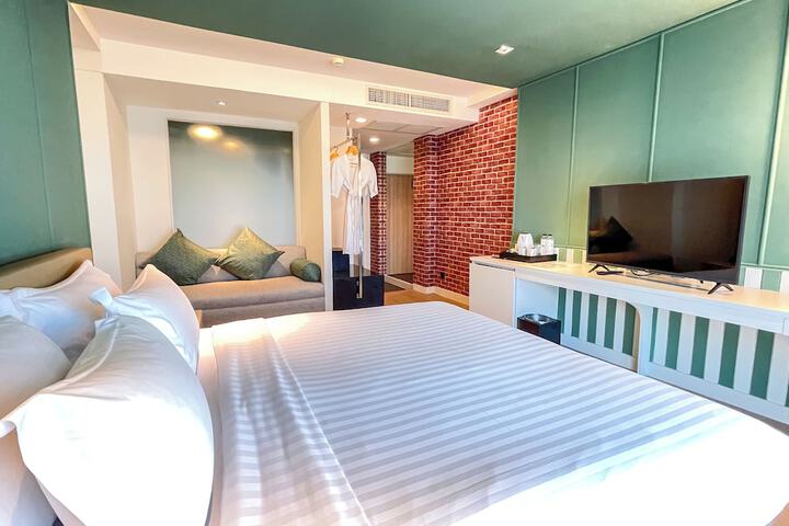 Room 14 of 57