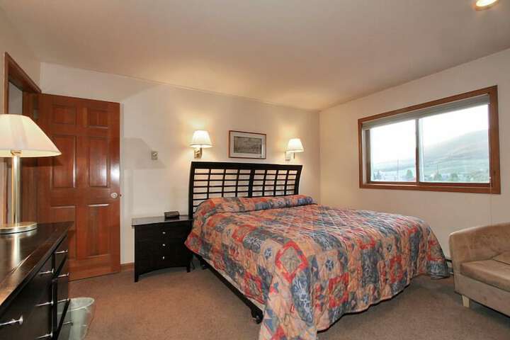 Room 10 of 66