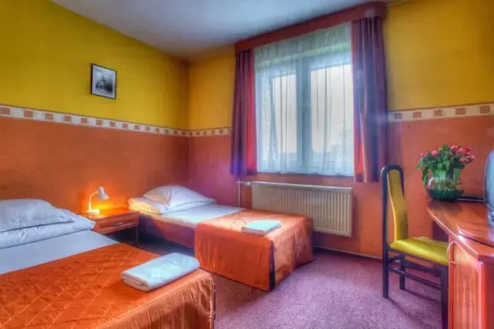 Room 3 of 9