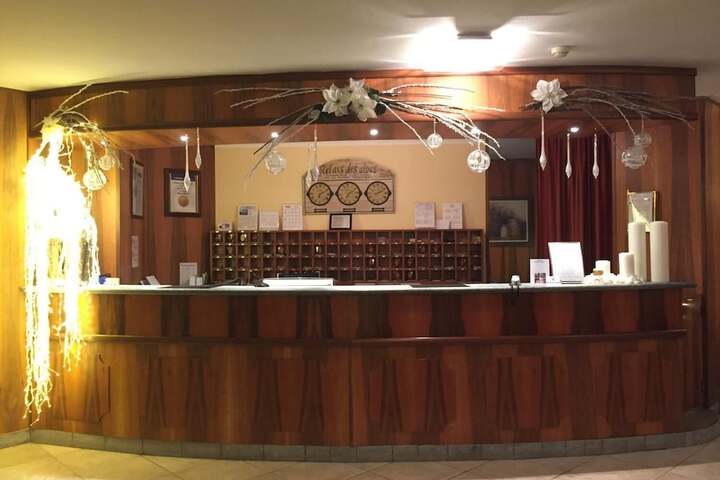 Entrance & Lobby