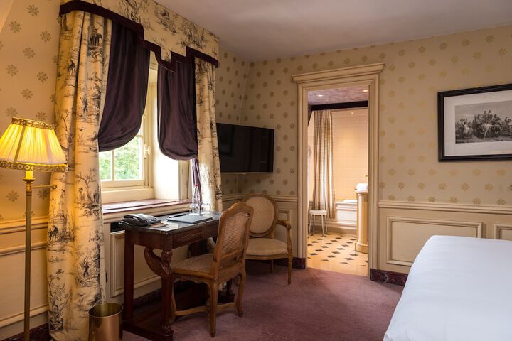 Room 34 of 77