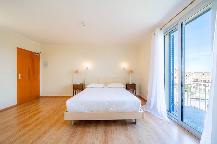 Room 17 of 32