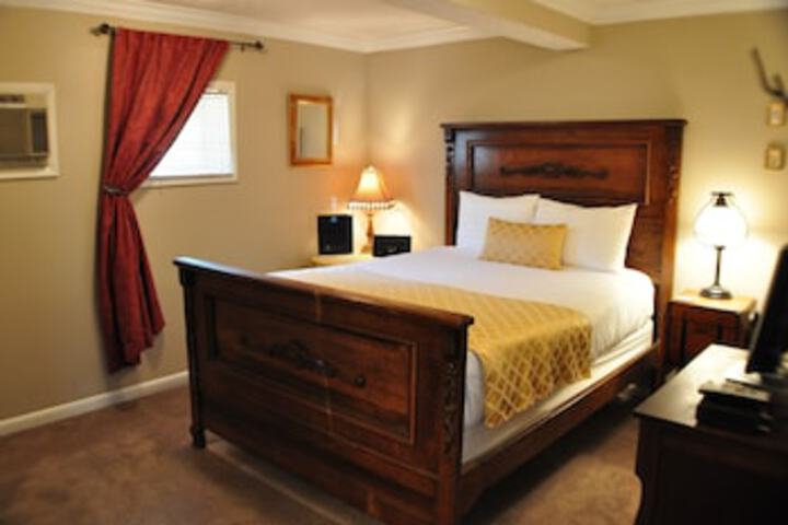 Room 12 of 16