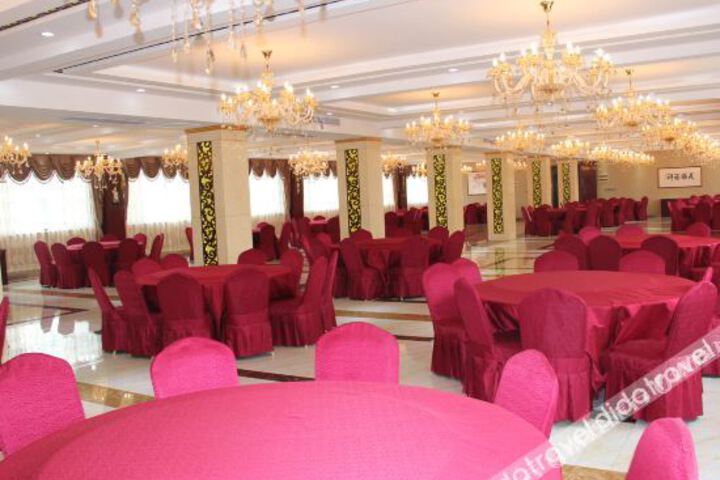 Room 4 of 40