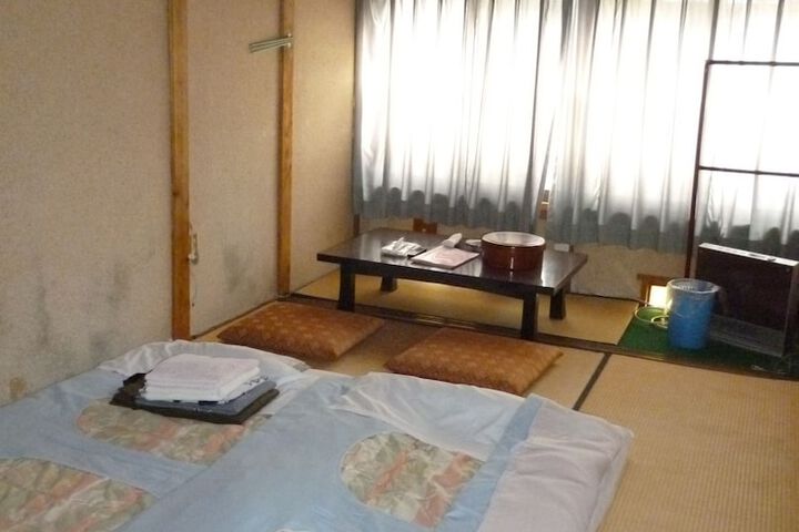 Room 7 of 50