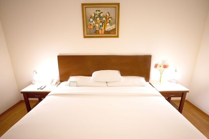 Room 3 of 21