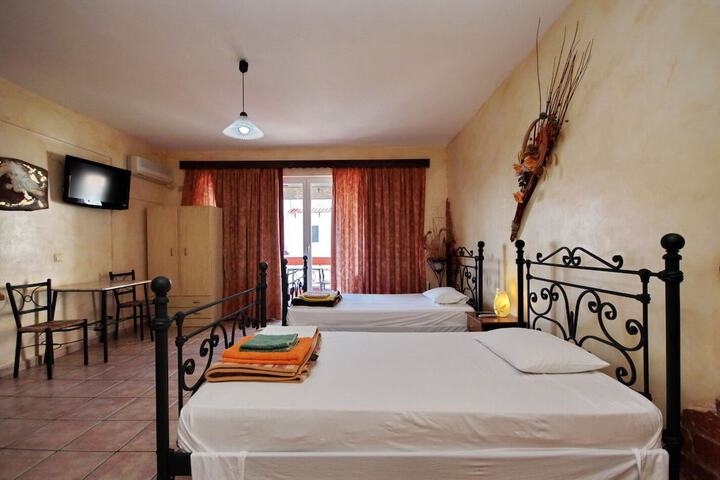 Room 9 of 30
