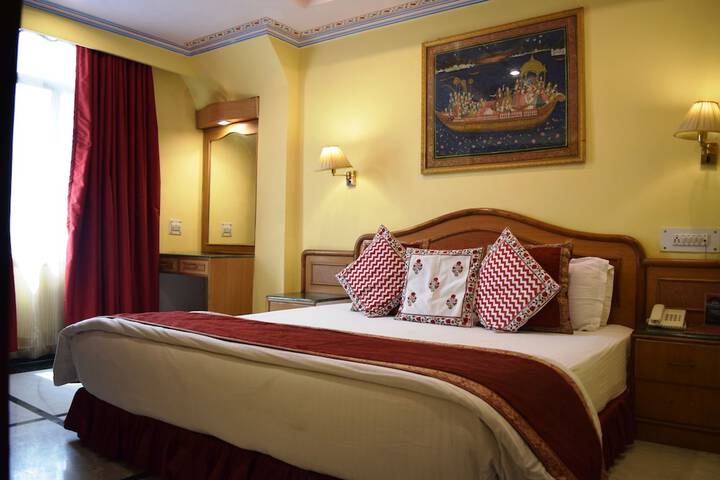 Room 4 of 39