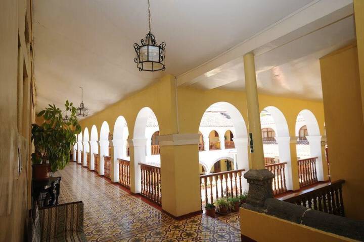 Ballroom/Hall 16 of 24