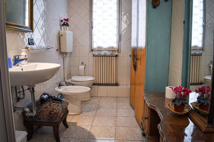 Bathroom Photo