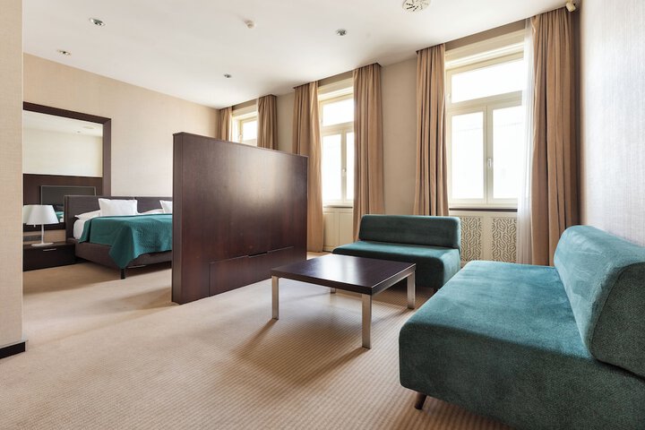 Room 35 of 70
