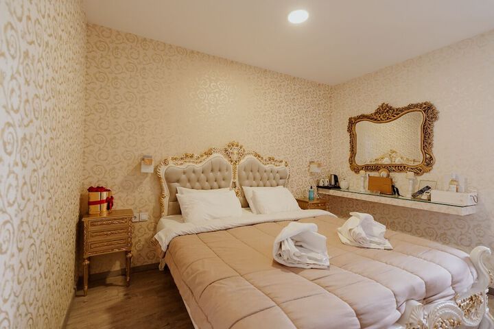 Room 21 of 120