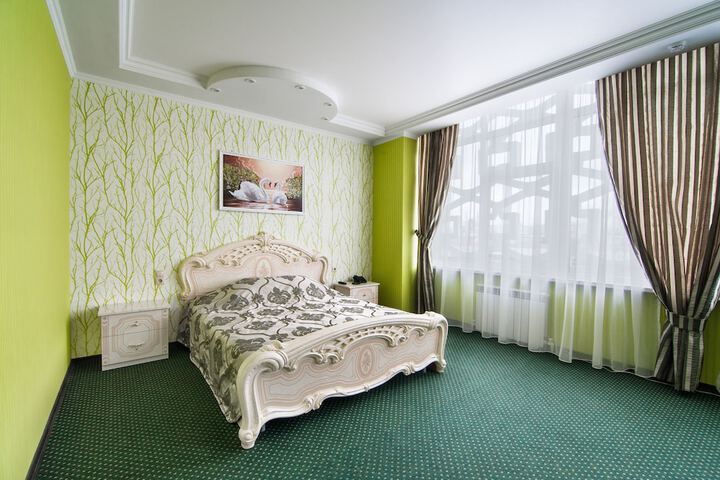 Room 4 of 32
