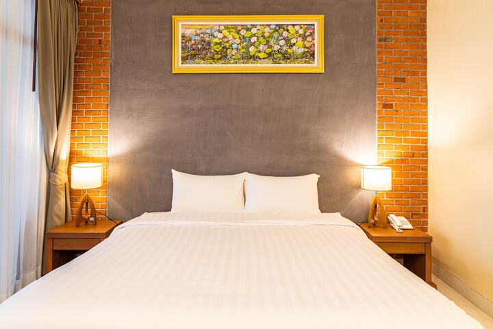 Room 32 of 70