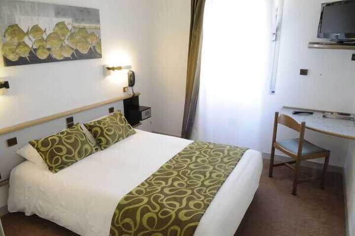 Room 14 of 33