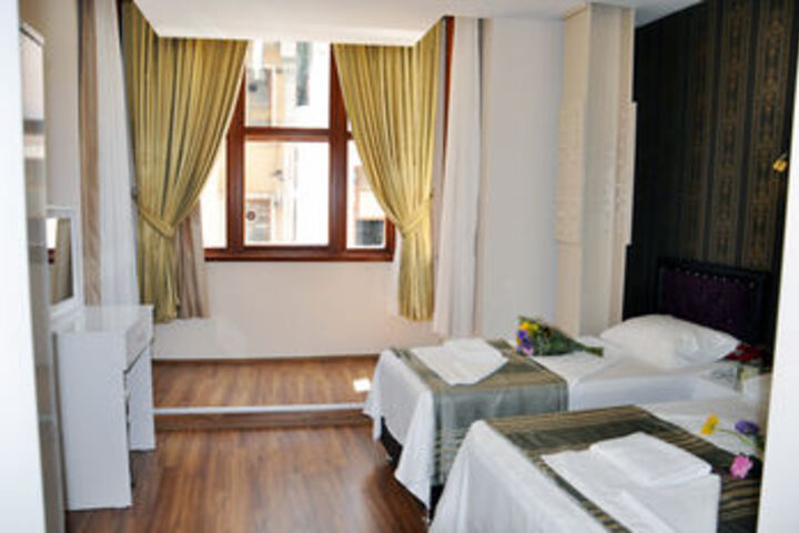 Room 2 of 53