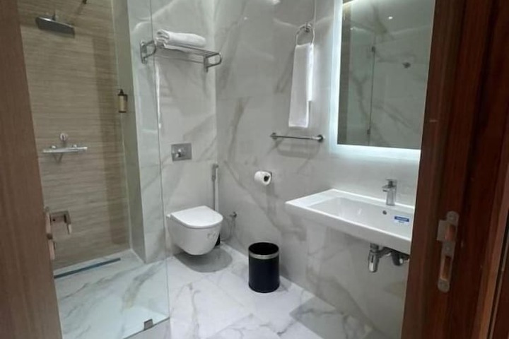 Room 17 of 25
