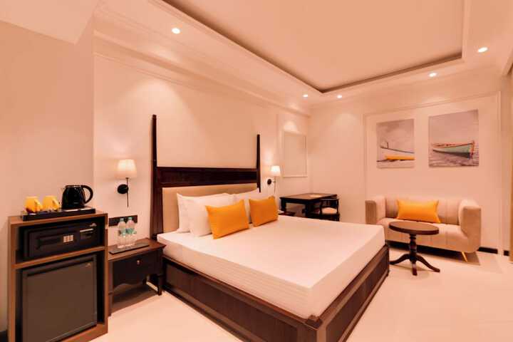 Room 13 of 49