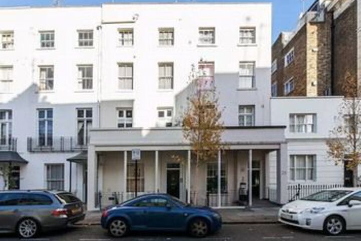 Modern 2 Bedroom Flat in Victoria - Zone 1