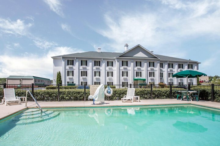 Hotel with Pool