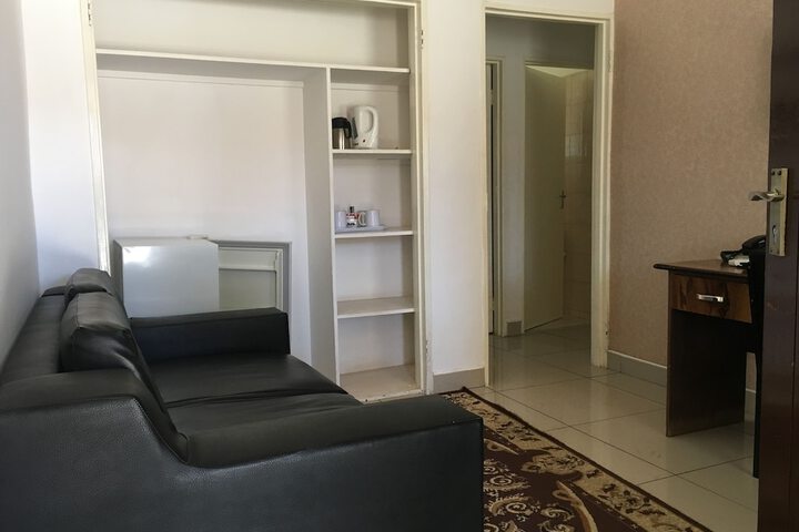 Room 6 of 14