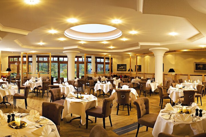 Dining 120 of 152