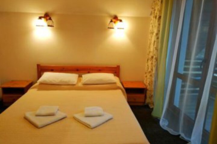 Room 12 of 44