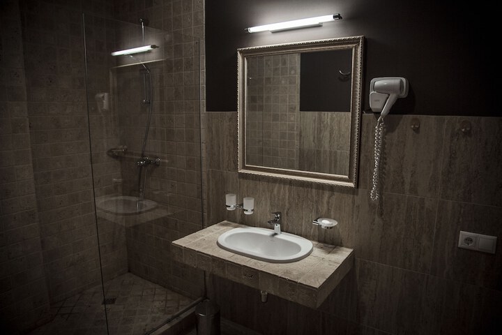 Room 19 of 42