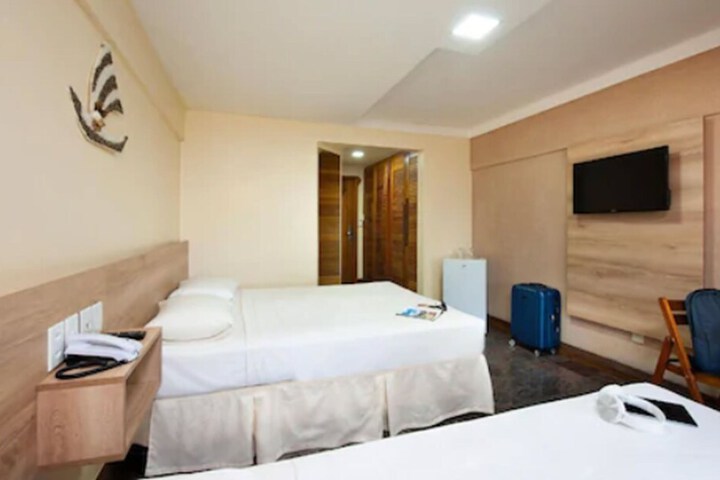 Room 4 of 32