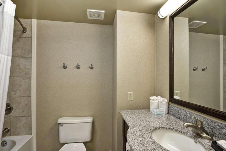 1 King Mobility Accessible with Tub (16 of 19)