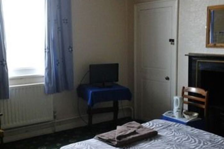 Room 9 of 29
