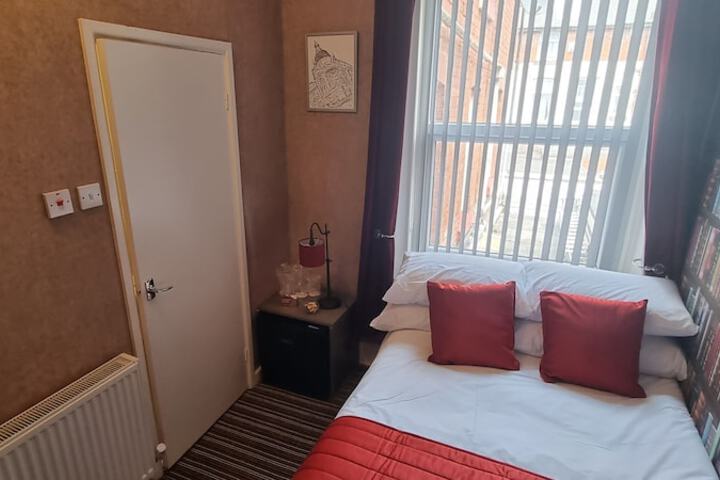 Room 30 of 49