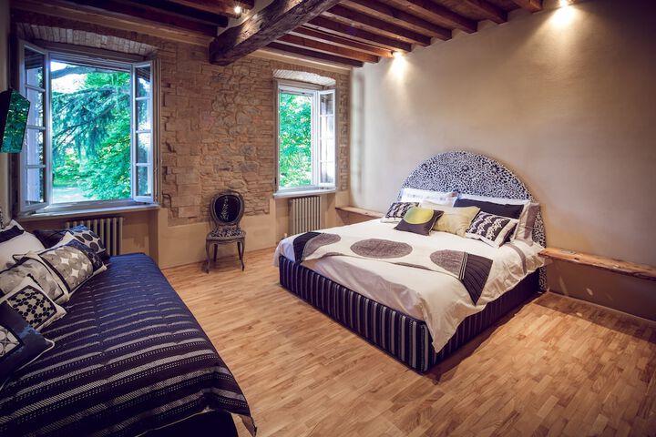 Room 4 of 51