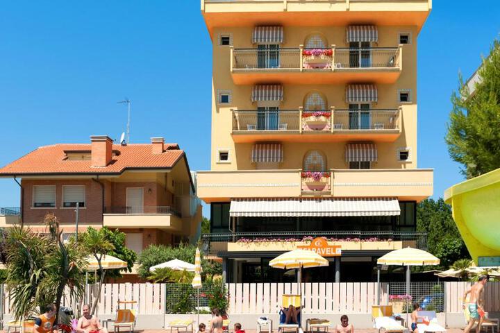 Hotel Caravel B & B