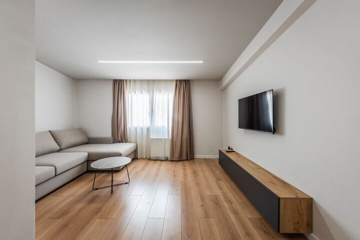 Room 9 of 42