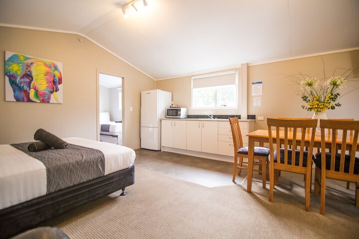 Room 27 of 52