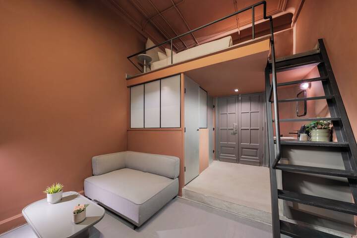 Room 7 of 24