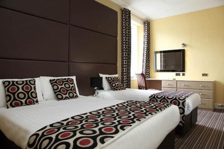 Room 5 of 32