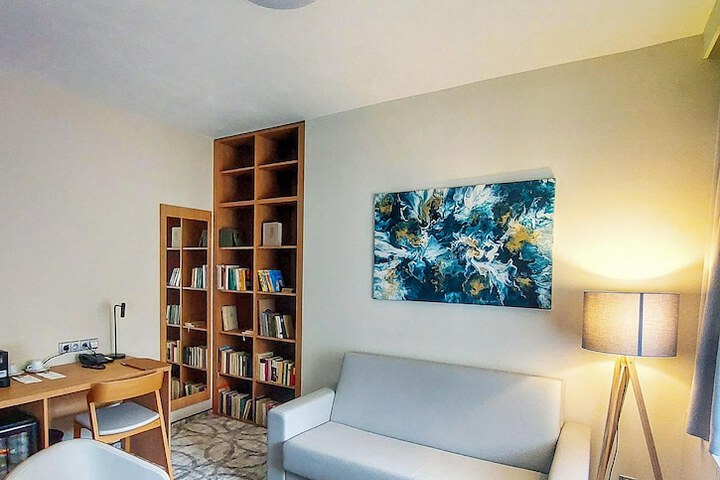 Room 15 of 43