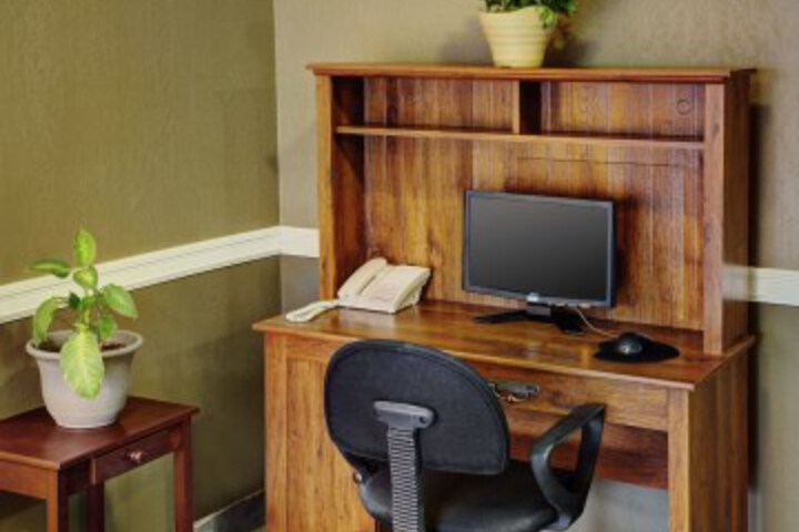 Business Center 70 of 76